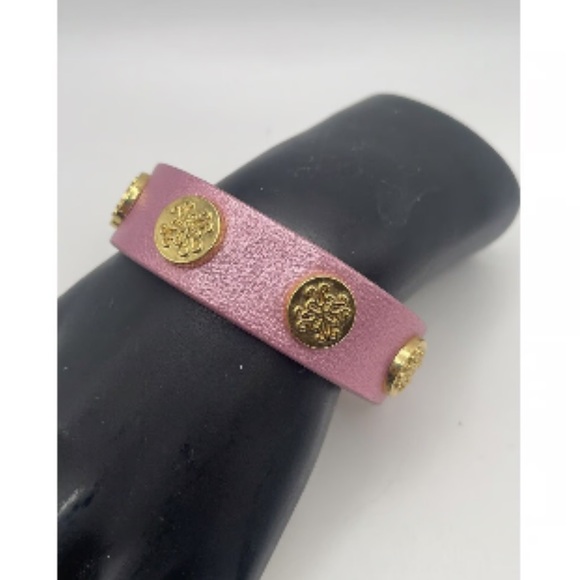 🌷Rustic Cuff Metallic Pink Leather and Gold Studded Bracelet - Picture 5 of 6